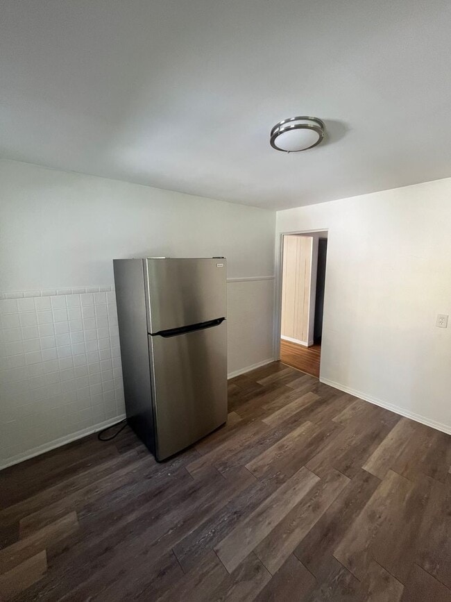 Building Photo - 3 Bed Single Family Home Available - Close to Rochester General