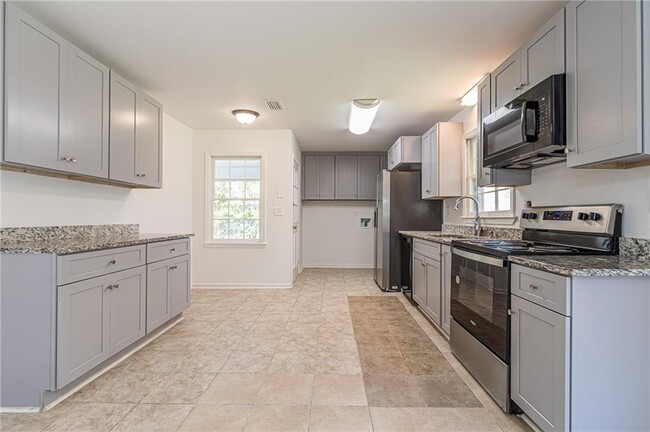 Building Photo - 926 Live Oak Ct