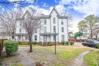 Building Photo - "Stunning Renovated 2nd-Floor Unit with Mo...