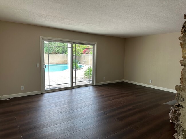 Building Photo - 1393 Scotch Cir
