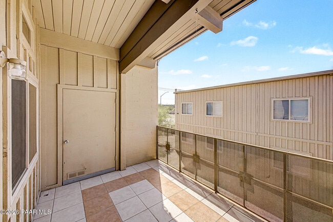 Building Photo - 2525 N Alvernon Way
