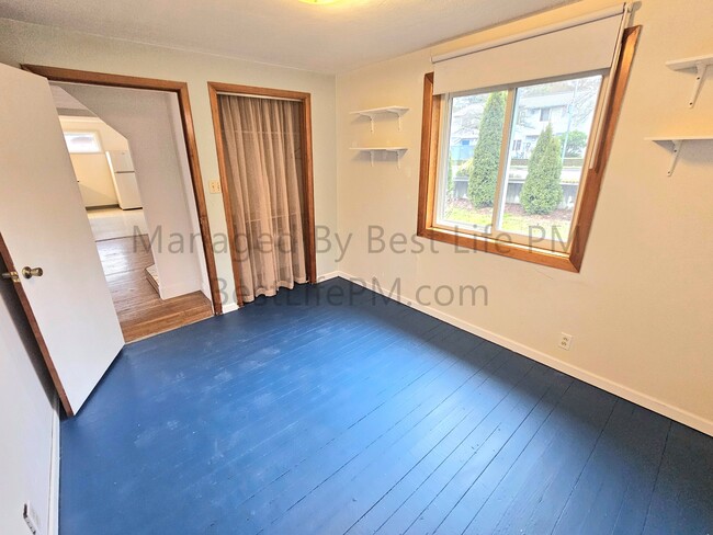 Building Photo - 3040 SE 136th Ave