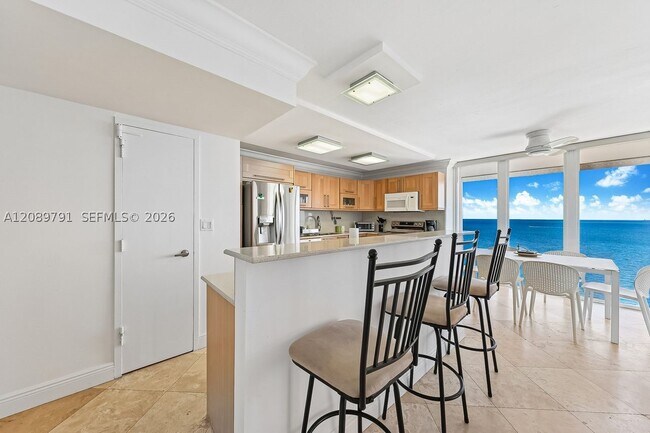 Building Photo - 881 Ocean Dr