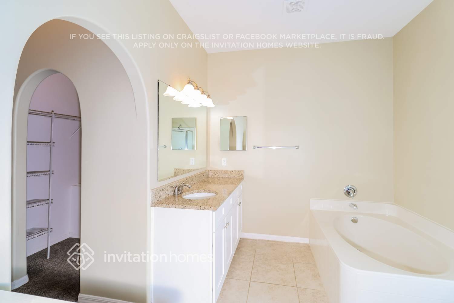 Building Photo - 4496 Four Lakes Dr