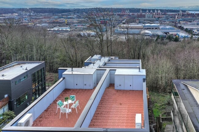 Building Photo - 2Bd/2Ba Seattle Townhouse