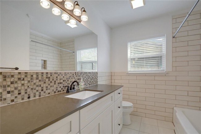 Building Photo - 1510 Northridge Dr