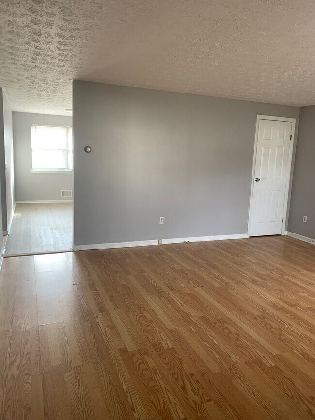 Building Photo - 33 Teakwood Ln