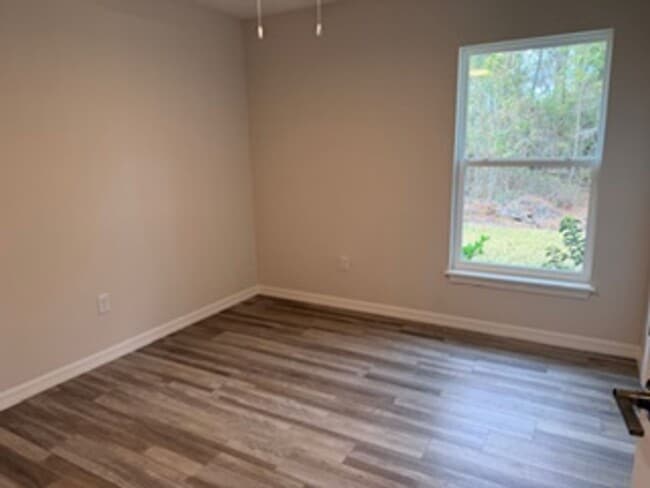 Building Photo - New Pine Lake Duplex