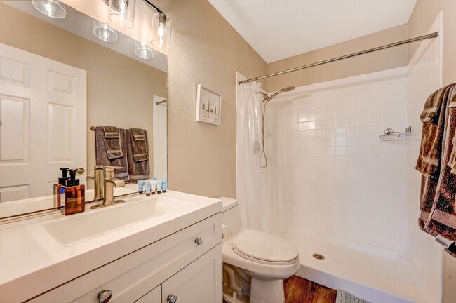 Building Photo - 2808 Crystal Lantern Dr