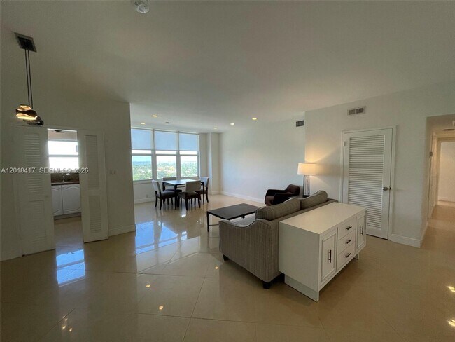 Building Photo - 4747 Collins Ave