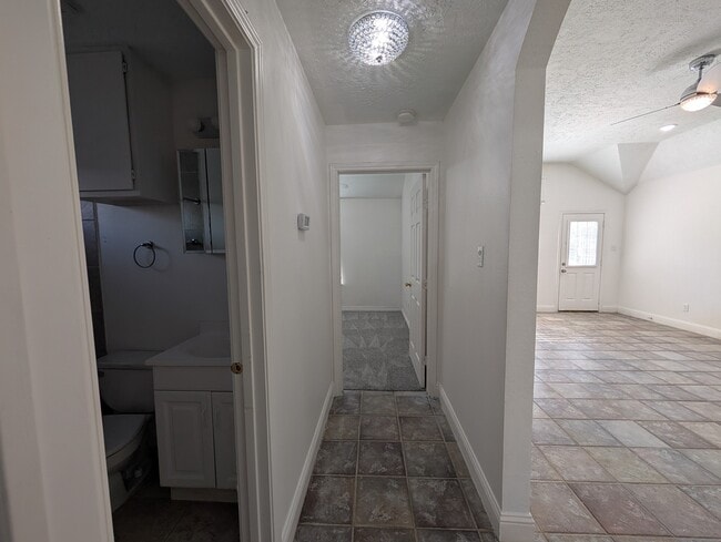 Building Photo - 104 Ponderosa Trail