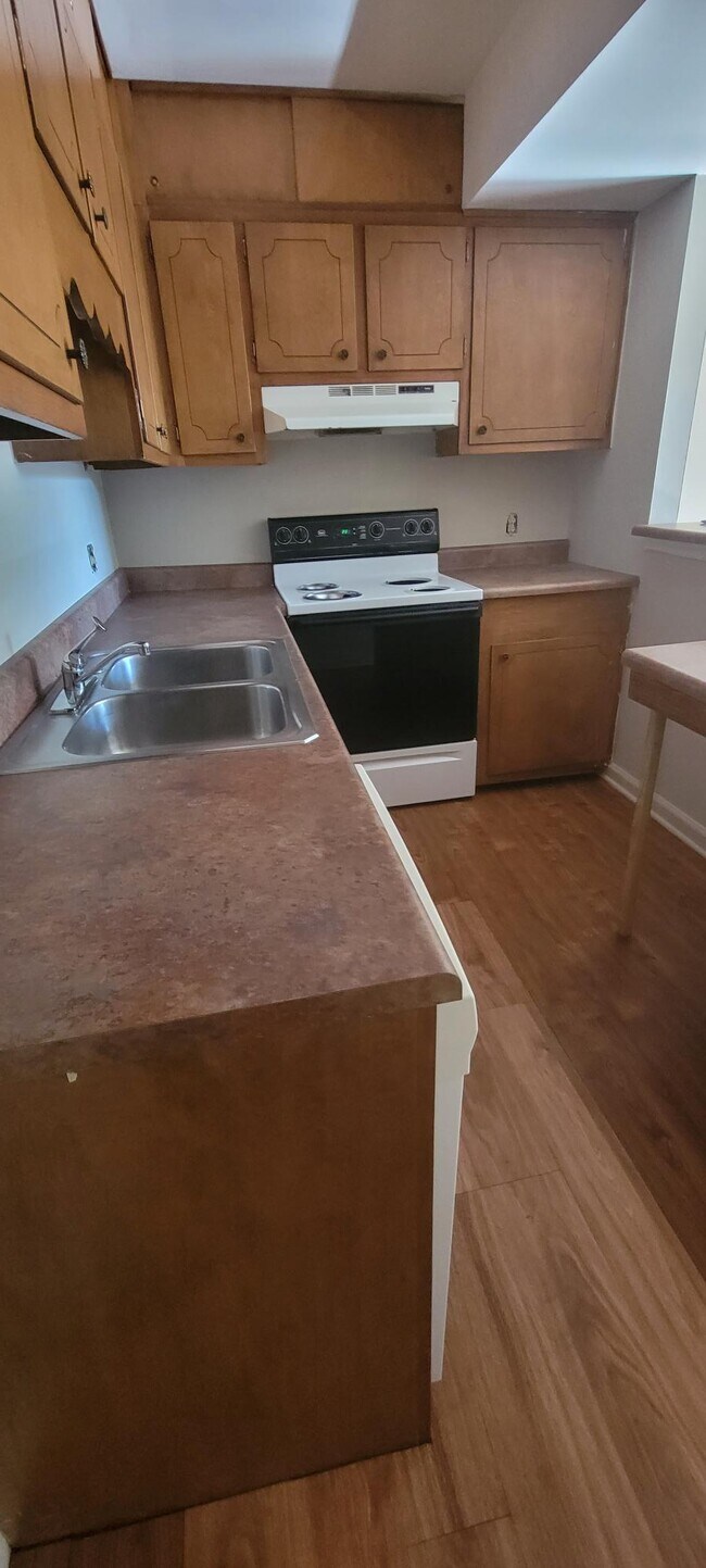 Building Photo - 222 N Haworth Ave