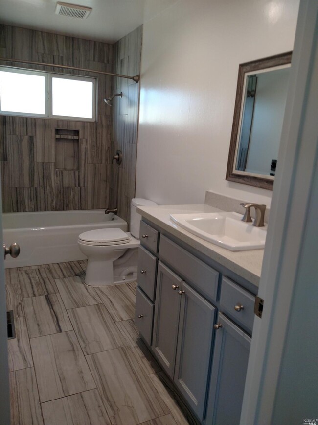 Building Photo - 2514 Bethards Dr