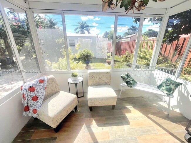 Building Photo - 1990 NE 183rd St