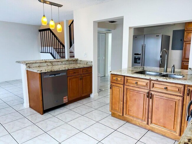 Building Photo - 3094 Bermwood Ln