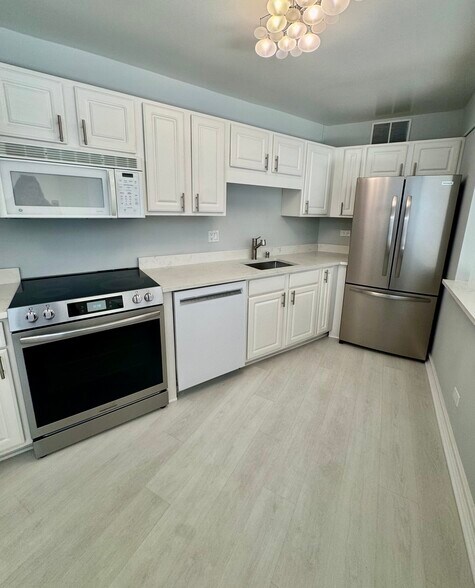 Building Photo - 211 E Ohio St