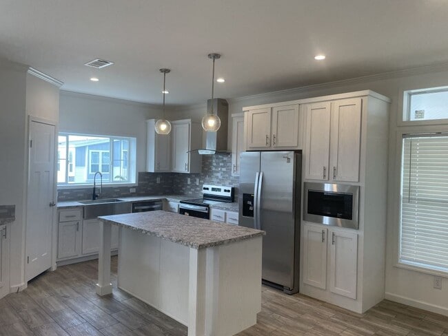 Building Photo - 6902 42nd Trail N