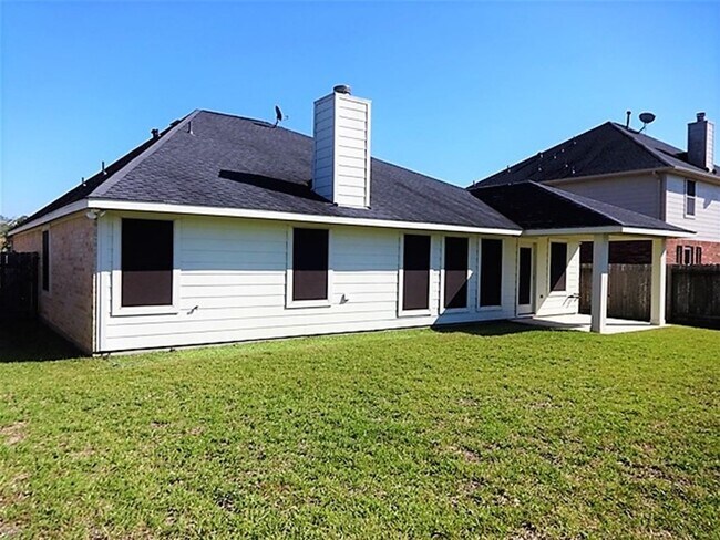 Building Photo - 2420 Avalon Trace Ln