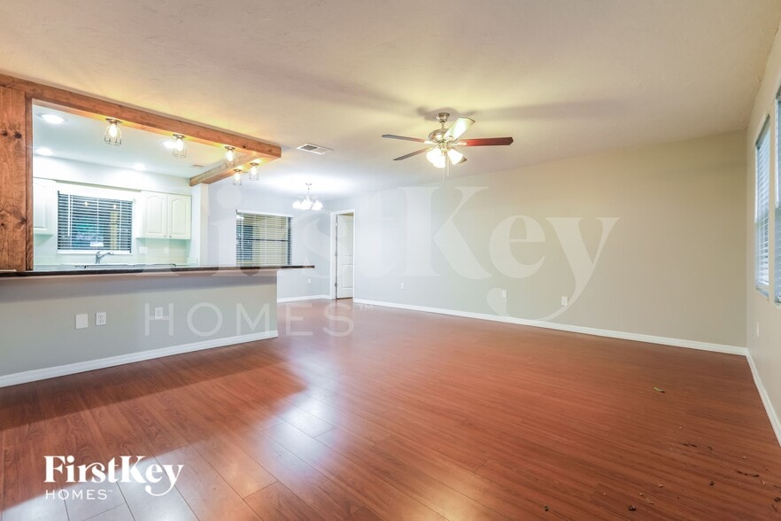 Building Photo - 8340 Brandeis Cir W