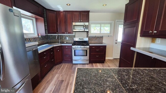 Building Photo - 213 Overbrook Ave