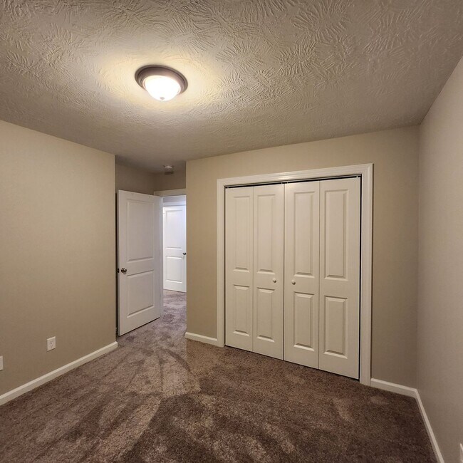 Building Photo - 5117 Heathbrook Dr