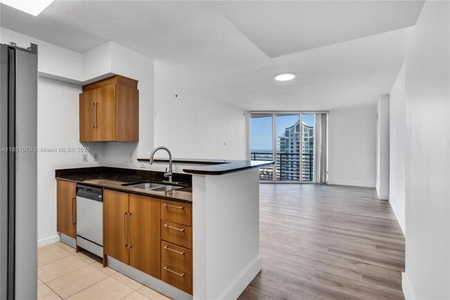 Building Photo - 325 S Biscayne Blvd