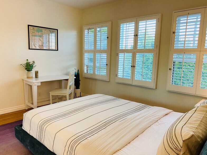 Bedroom 2 - 1286 Devon Ave