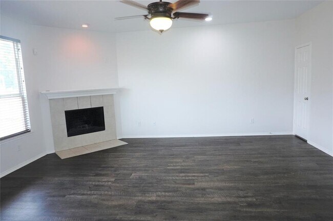 Building Photo - 12620 Summerwood Dr