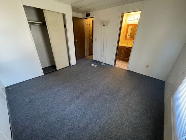 Building Photo - Two bedroom + Office mobile home in peacef...