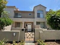 Building Photo - Beautiful 2 Story, 2 Bedroom plus Large Loft Condo in Aliso Viejo