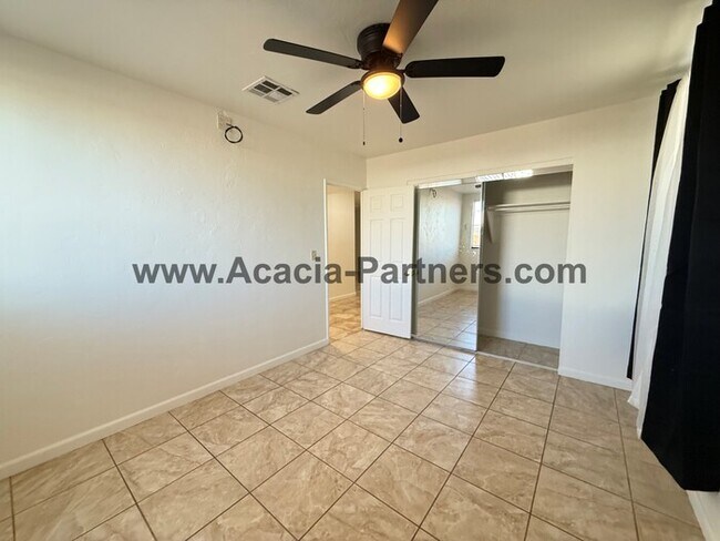 Building Photo - Three Bedroom Home