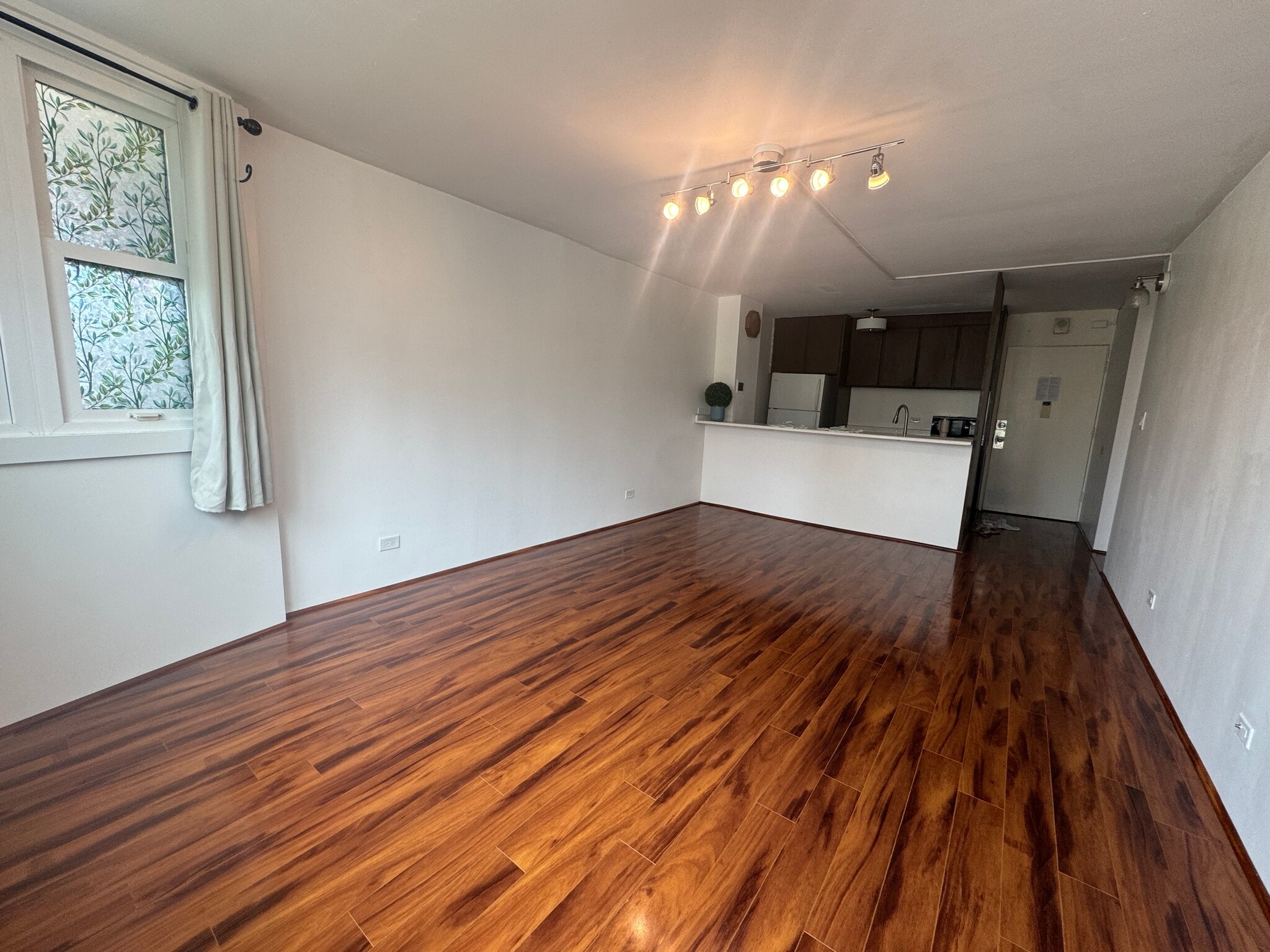 Building Photo - 1050 Kinau St