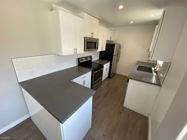 Primary Photo - 1208 S Norton Ave