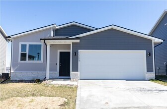 Building Photo - Stunning 3-Bed, 2.5-Bath Ranch with Finish...