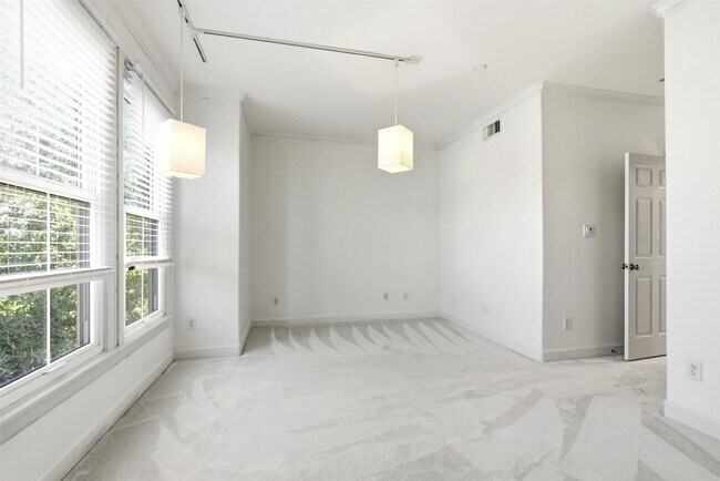 Building Photo - 1408 Rosedale St