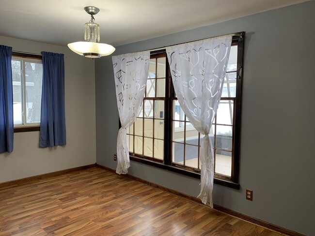 Building Photo - Charming Single Family Home