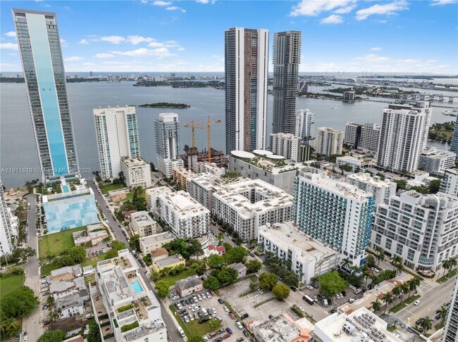 Building Photo - 333 NE 24th St