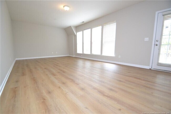 Building Photo - 7830 Clover Creek Ct