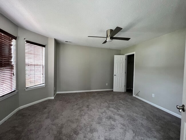 Building Photo - 448 Canoga Ct