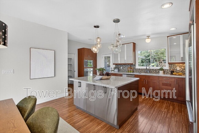Building Photo - 3937 Orangewood Dr