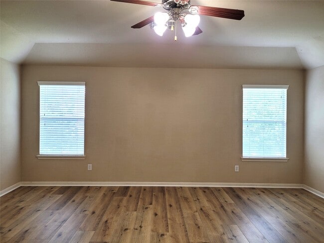 Building Photo - 26319 Longview Creek Dr