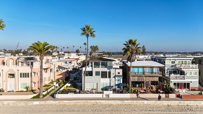 Building Photo - 2949 Ocean Front Walk