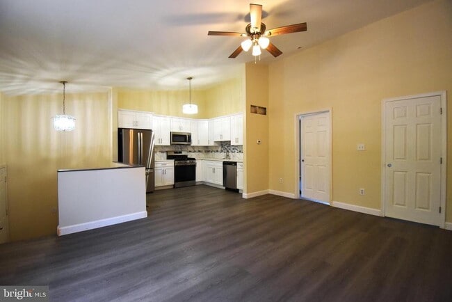 Building Photo - 3580 S Main Rd