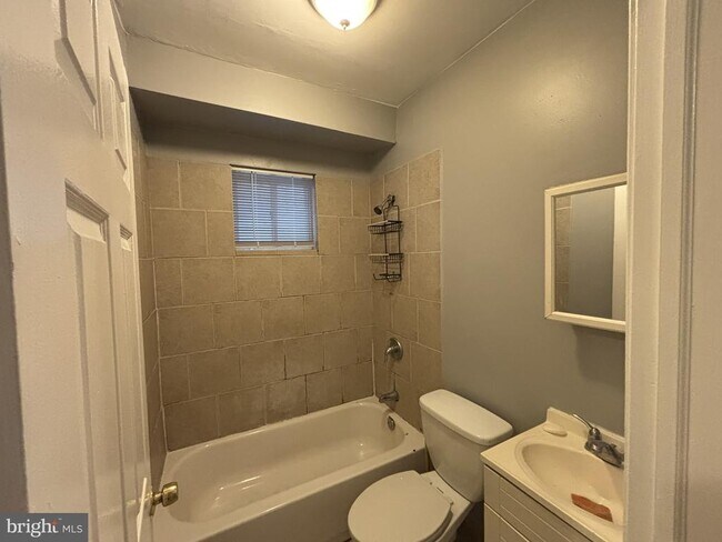 Building Photo - 1711 N Gratz St
