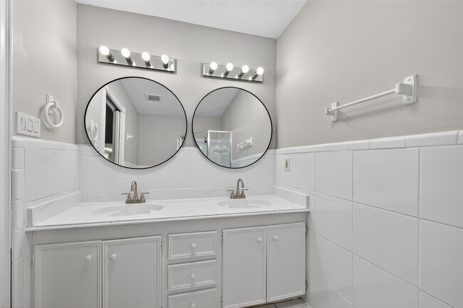 Building Photo - 6741 Feldspar St