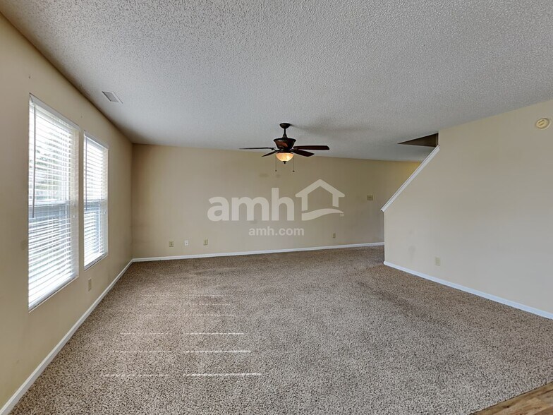 Building Photo - 717 Hickory Pine Dr