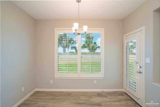 Building Photo - 27 Choke Canyon Dr