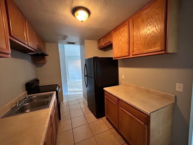 Building Photo - Northside 3/2 Home For Rent!
