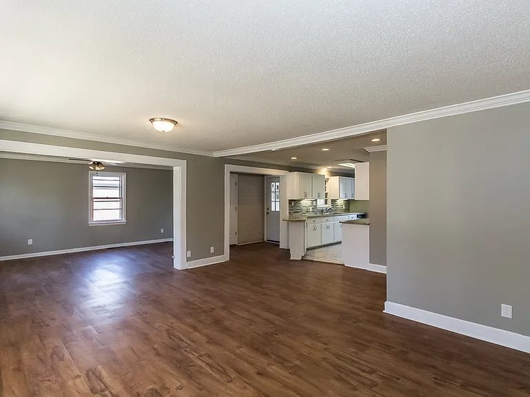 Building Photo - 1518 Dahlia Rd