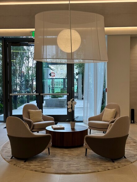 Building Photo - 1408 Brickell Bay Dr